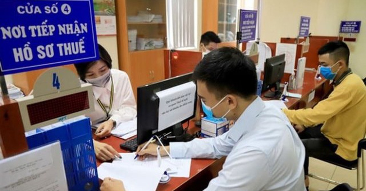 Loạt người nộp thuế có tài khoản tại Vietcombank, Agribank, VietinBank... bị cưỡng chế trích tiền để thu hồi nợ thuế