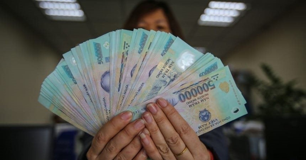 Phát hiện 50 tờ tiền 500.000 đồng bị bỏ lại trên chuyến tàu đi từ TP.HCM
