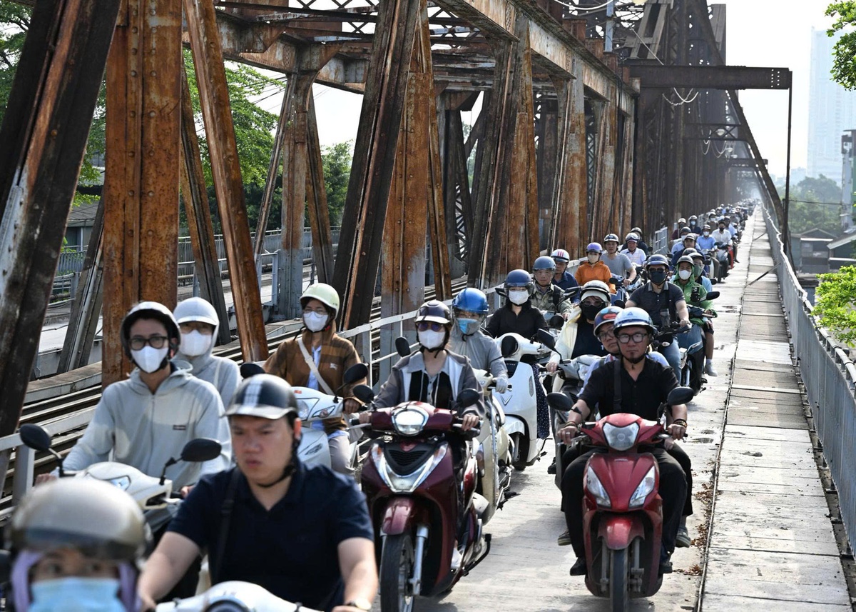 Hà Nội dự kiến chỉ hỗ trợ người nghèo chuyển đổi xe xăng sang điện