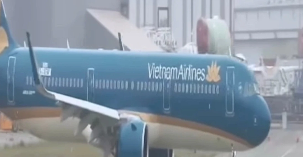 Thực hư chiếc máy bay A321 của Vietnam Airlines bị biến dạng