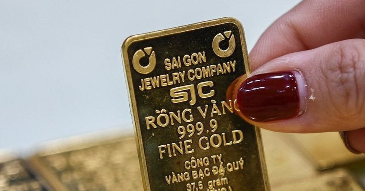 Giá vàng hôm nay 12/6: SJC bật tăng rất mạnh, vàng nhẫn lấy lại những gì đã mất