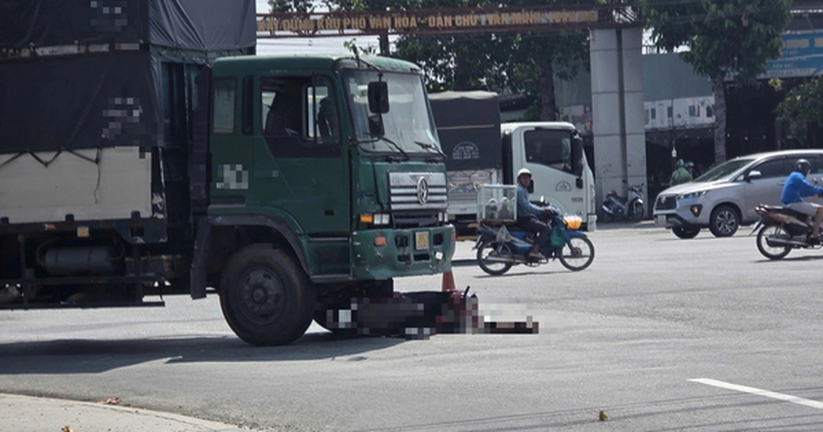 Ô tô tải va chạm xe máy, thai phụ 25 tuổi tử vong tại chỗ ở TPHCM