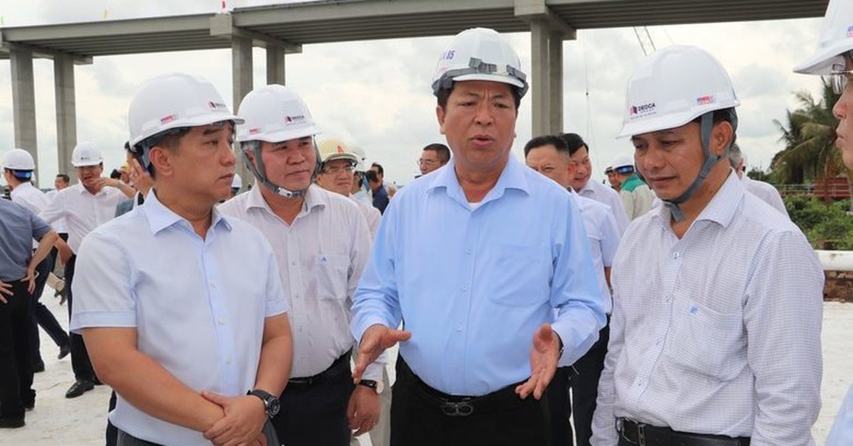 Đèo Cả thi công công trình phức tạp bậc nhất ĐBSCL, Bộ trưởng: “Đây là niềm tự hào của ngành xây dựng VN”