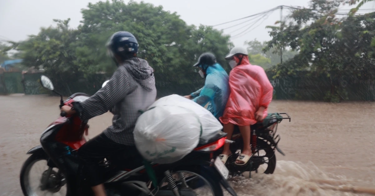 Vùng núi Bắc Bộ tiếp tục hứng mưa lớn như trút