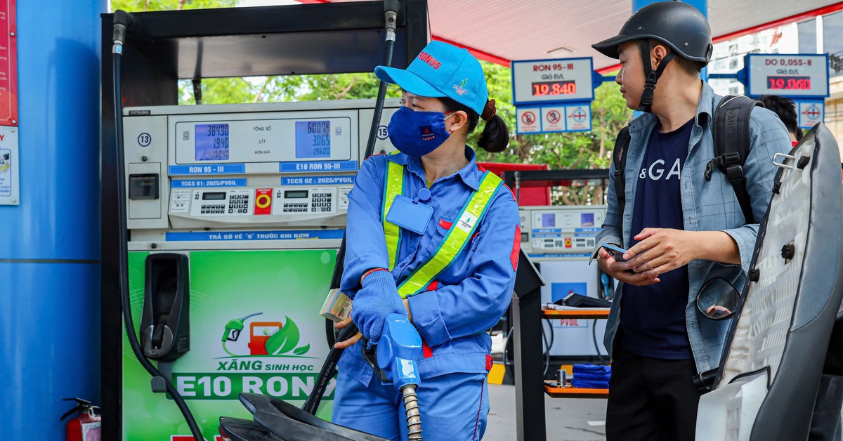 Giá xăng dầu hôm nay đồng loạt giảm, xăng sinh học thấp hơn 21.000 đồng/lít