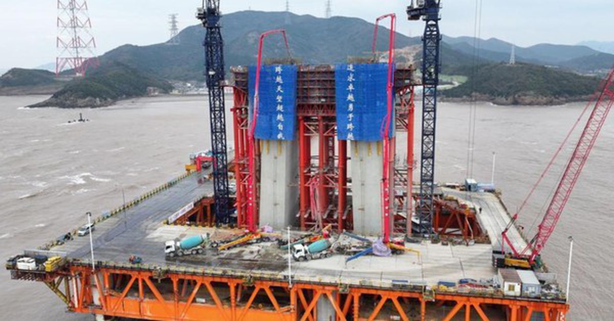 Phát hiện Trung Quốc cắm khối trụ cao bằng tòa nhà 100 tầng giữa biển, quyết thực hiện nhiệm vụ quan trọng
