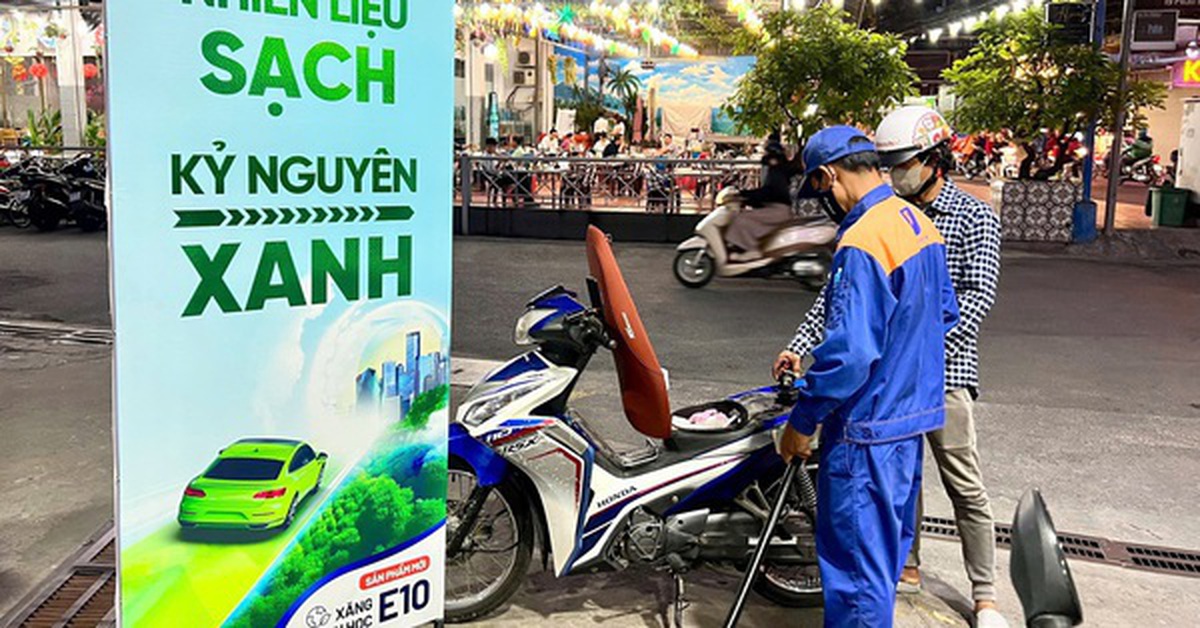 Giá xăng E10 được tính thế nào, rẻ hơn xăng khoáng ra sao?