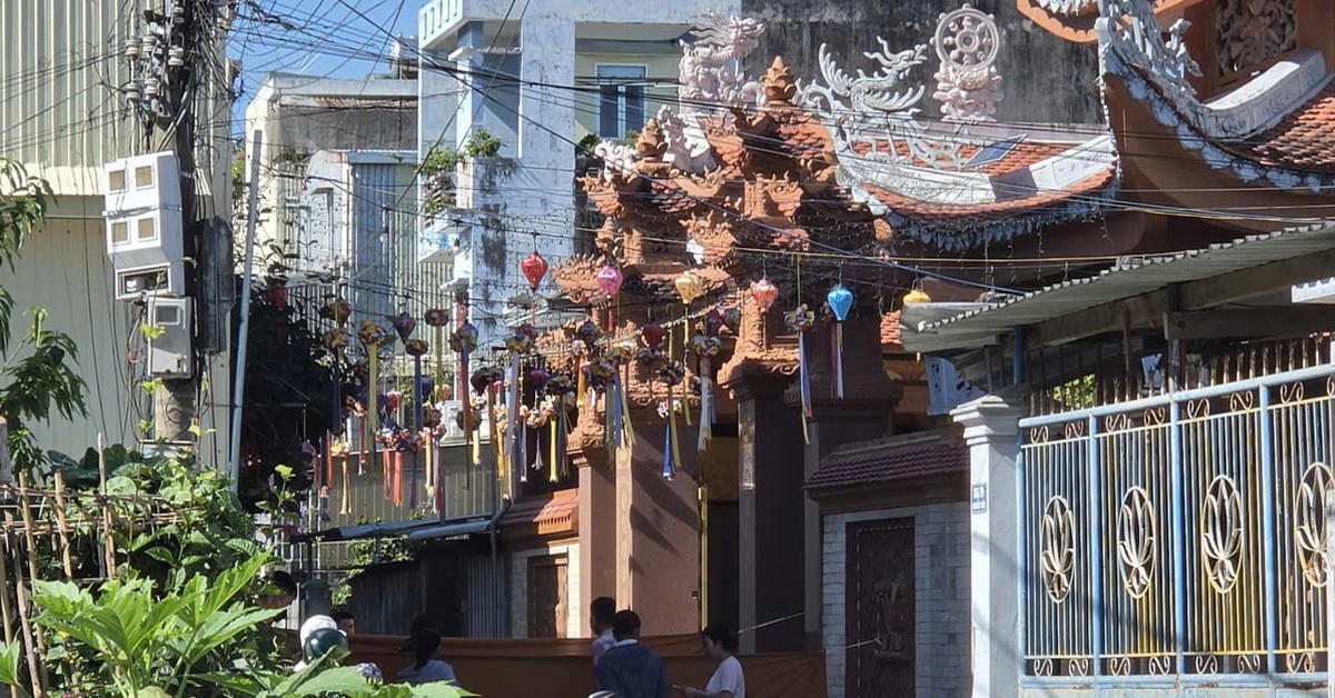 Phát hiện thi thể trẻ sơ sinh trước cổng chùa ở Quảng Ngãi