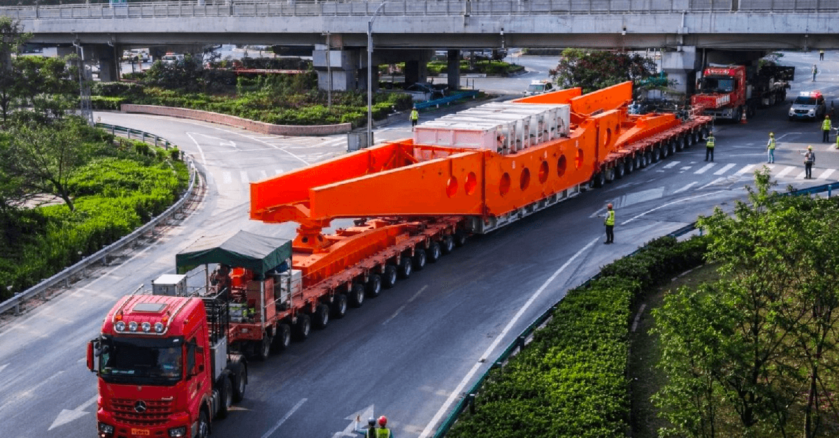 Phát hiện đoàn xe tải Trung Quốc ‘dính liền nhau’ dài gần 100 mét, liên tục di chuyển với tốc độ 5km/h, đang thực hiện nhiệm vụ đặc biệt