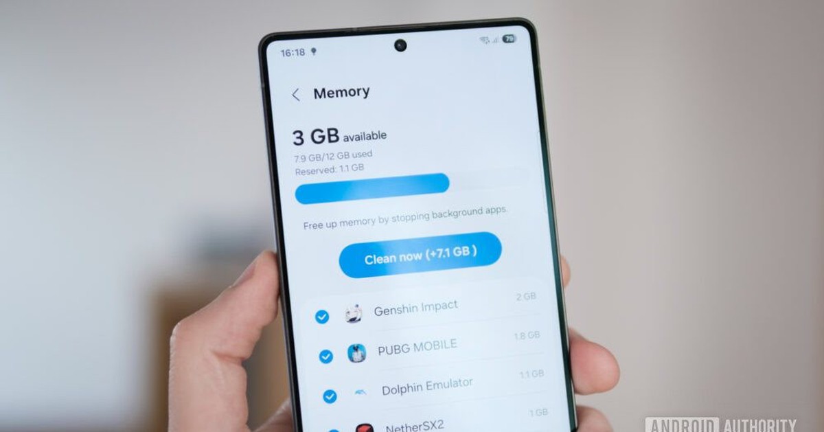 Từ giờ trở đi, tôi sẽ không còn "dại khờ" mua điện thoại Android chỉ có 8GB RAM nữa