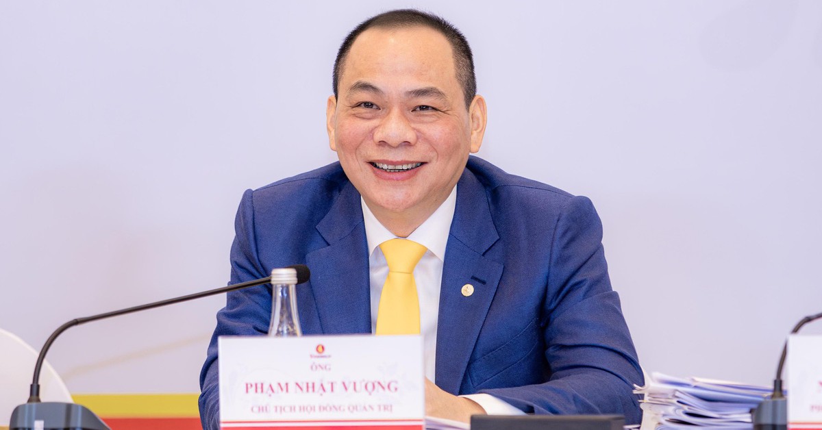 Tỷ phú Phạm Nhật Vượng vừa đón tin vui lớn trong ngày Hà Nội chứng kiến một kỷ lục chưa từng có