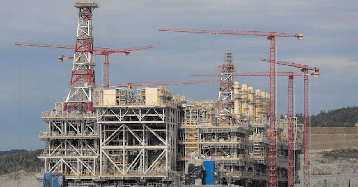 Trung Quốc rục rịch cắm các trụ bê tông cốt thép trên biển, Nga mừng thầm