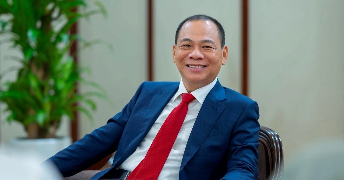 Ông Phạm Nhật Vượng lộ diện tại LPBank, cổ phiếu LPB tăng trần