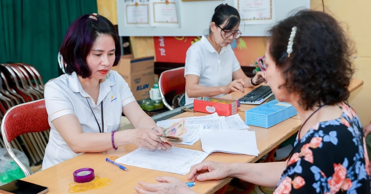 Vụ cụ bà 97 tuổi nhận lương hưu: BHXH Hà Nội lên tiếng, đề xuất bỏ giới hạn giấy ủy quyền