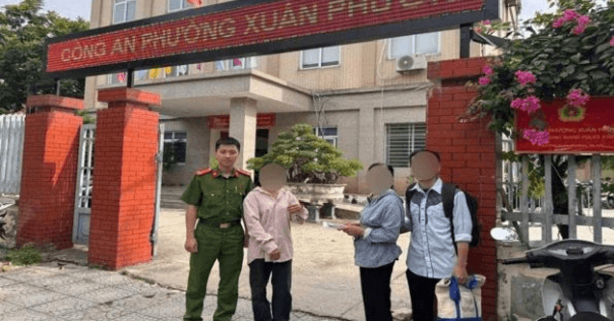 Phát hiện cọc tiền 11 triệu đồng và sổ tiết kiệm 130 triệu đồng nằm lăn lóc bên đường, công an dùng các biện pháp nghiệp vụ lập tức xác minh