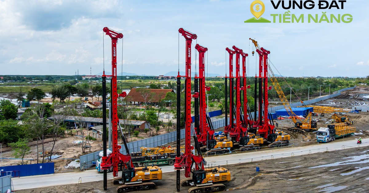 Diễn biến mới ở tuyến đường sắt 102.000 tỷ nối Bến Thành - Cần Giờ: Khoan địa chất ở trung tâm, máy móc hạng nặng tập kết ở depot