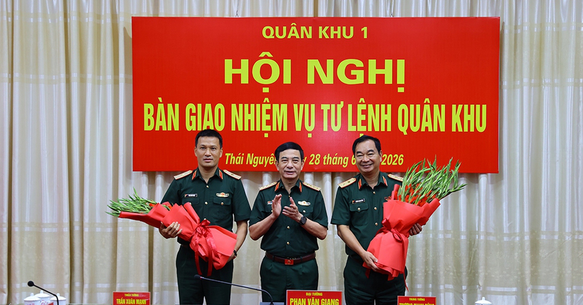 Bổ nhiệm Trung tướng Trương Mạnh Dũng giữ chức Phó Tổng Tham mưu trưởng; Thiếu tướng Trần Xuân Mạnh tiếp nhận nhiệm vụ Tư lệnh Quân khu 1