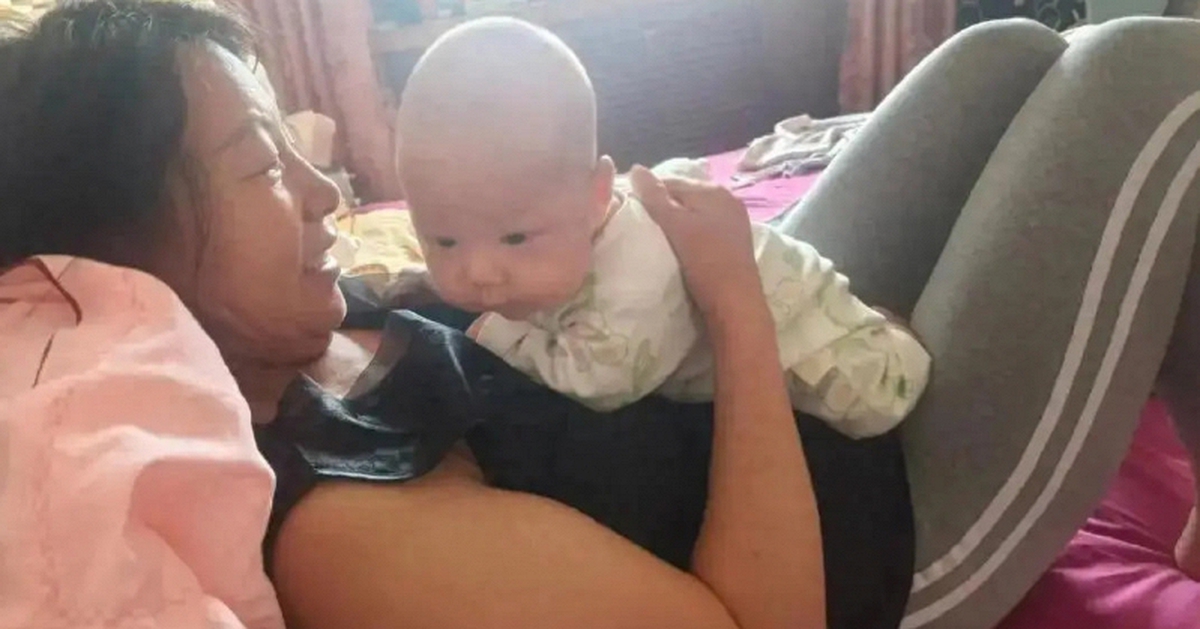 Vì sao ngày càng nhiều gia đình mơ ước được bà ngoại chăm cháu?