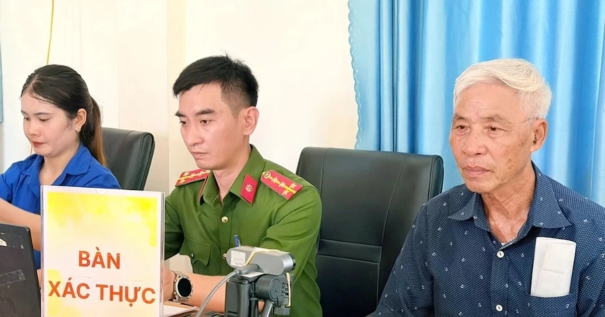 Đạp xe từ Kon Tum về Nghệ An, cụ ông 75 tuổi nuôi hy vọng tìm hai anh liệt sĩ