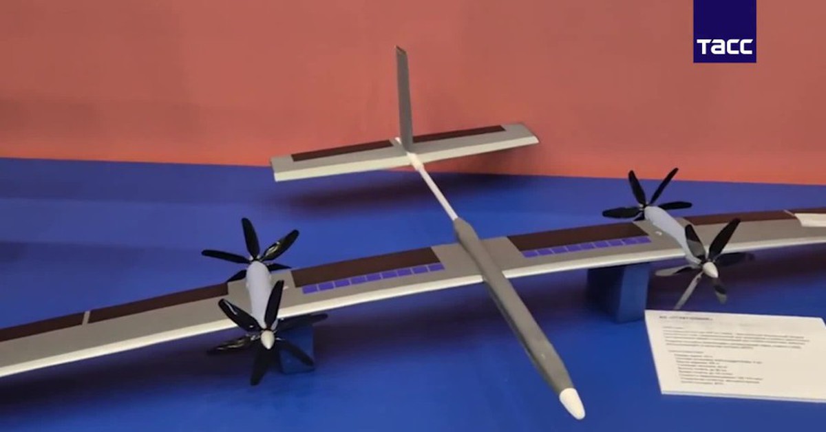 UAV có thể bay 40 ngày liên tục xuất hiện tại diễn đàn lớn