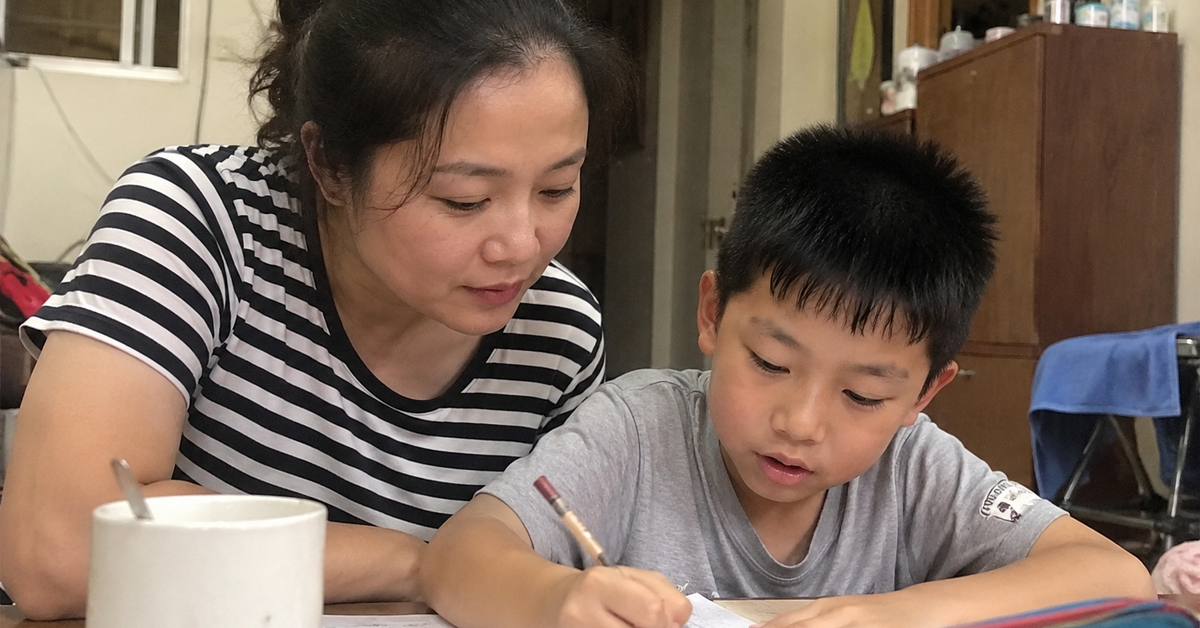 Chỉ dạy đúng 2 câu mà người mẹ này giúp con đỗ ĐH nổi tiếng: Hiệu quả hơn 100 lời khen, giúp trẻ vững vàng cả đời!