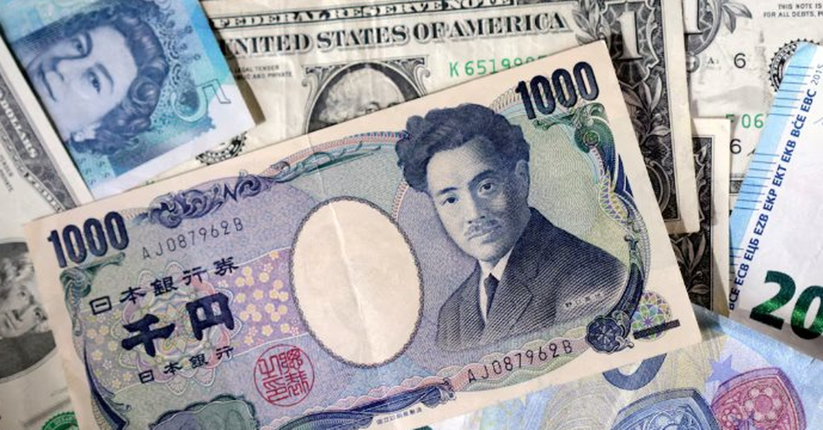 Đồng yên lại thủng mốc quan trọng, gói kích thích 73 tỷ USD của Nhật Bản như "nước đổ lá khoai"