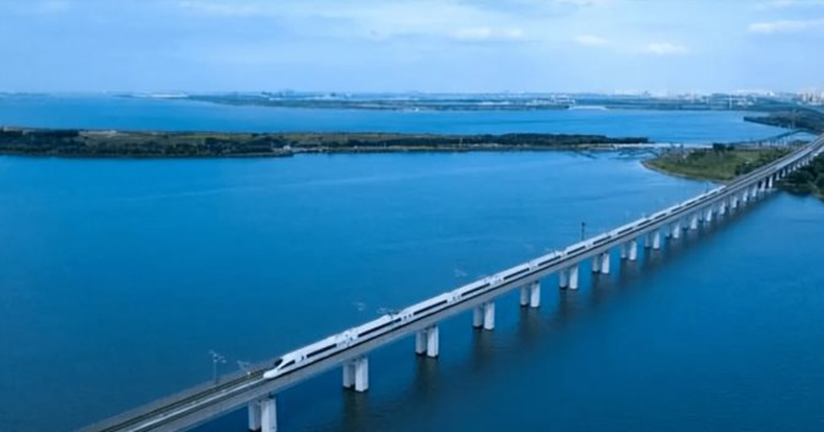 "Quái vật" hạ tầng dài nhất thế giới được 10.000 người dựng lên trong 3 năm, lập kỷ lục ngay khi khánh thành khiến Trung Quốc cũng phải nể phục