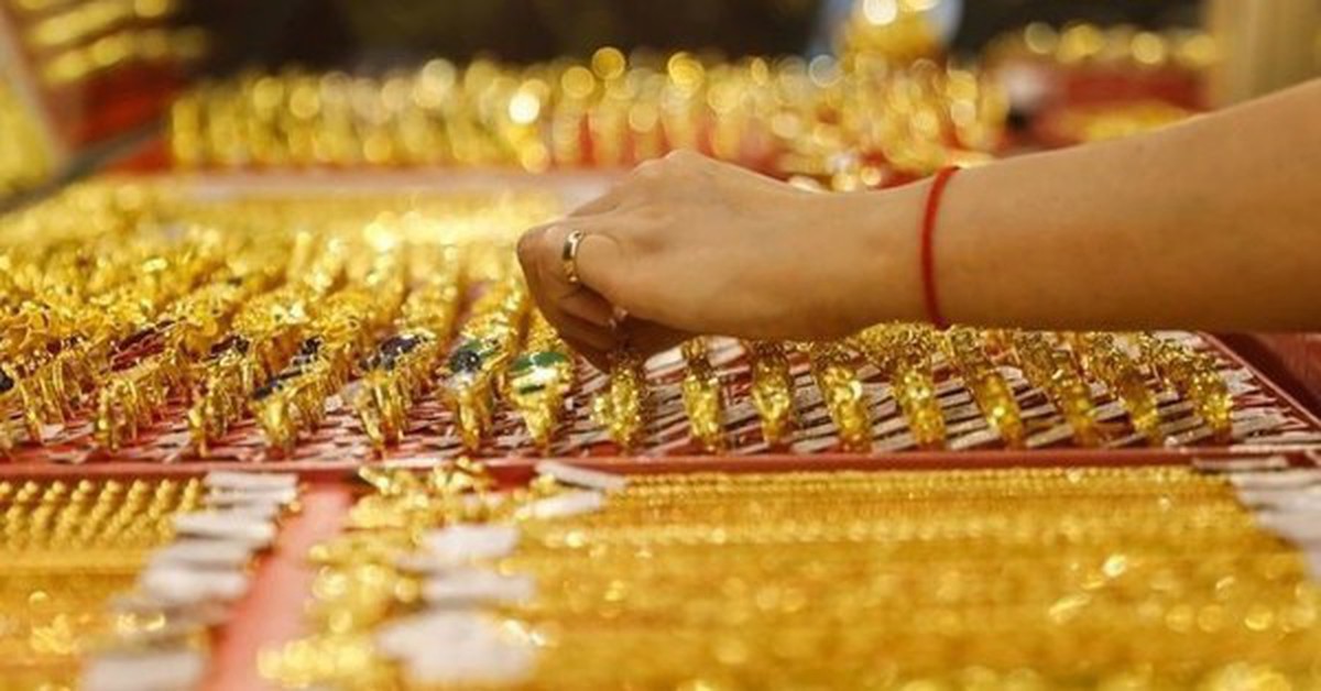 Giá vàng trải qua một đêm "đỏ lửa", mức giảm sâu nhất tới 6 triệu đồng/lượng