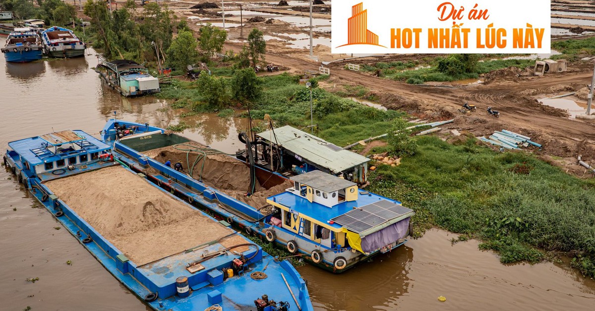 Xà lan kín mặt kênh, máy móc đầy mặt đất, môi giới vây xung quanh dự án 59.000 tỷ, hot bậc nhất TP.HCM của Vinhomes