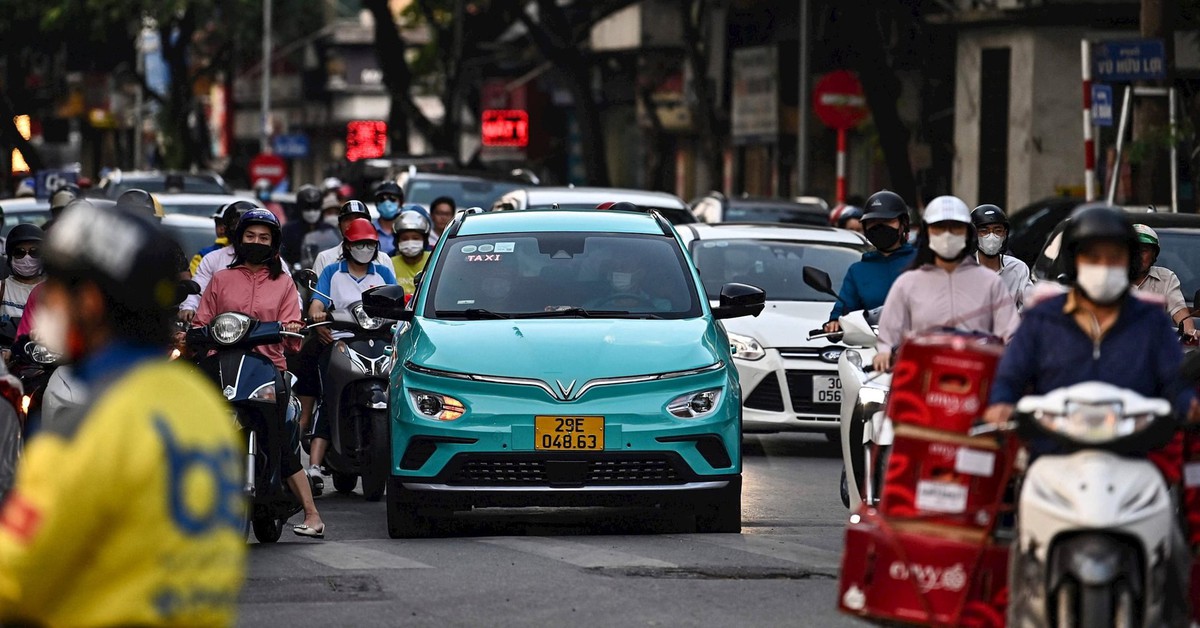 Không đâu “sướng” như Việt Nam: Xe điện giá rẻ ai cũng mua được - Ở nước giàu có này, xe đã đắt còn chẳng có mà mua