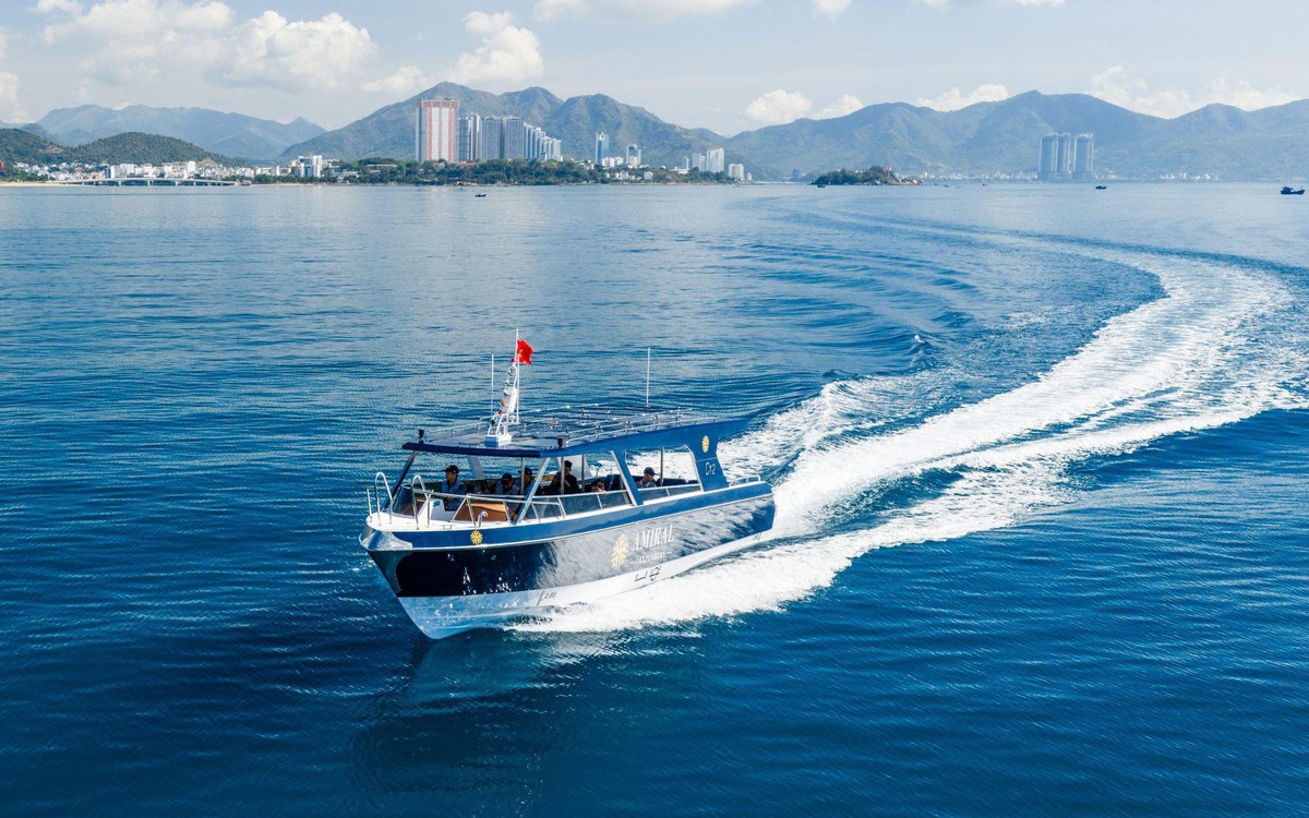 LuxGroup ra mắt du thuyền Amiral Cruises for Presidents trên sông Sài Gòn
