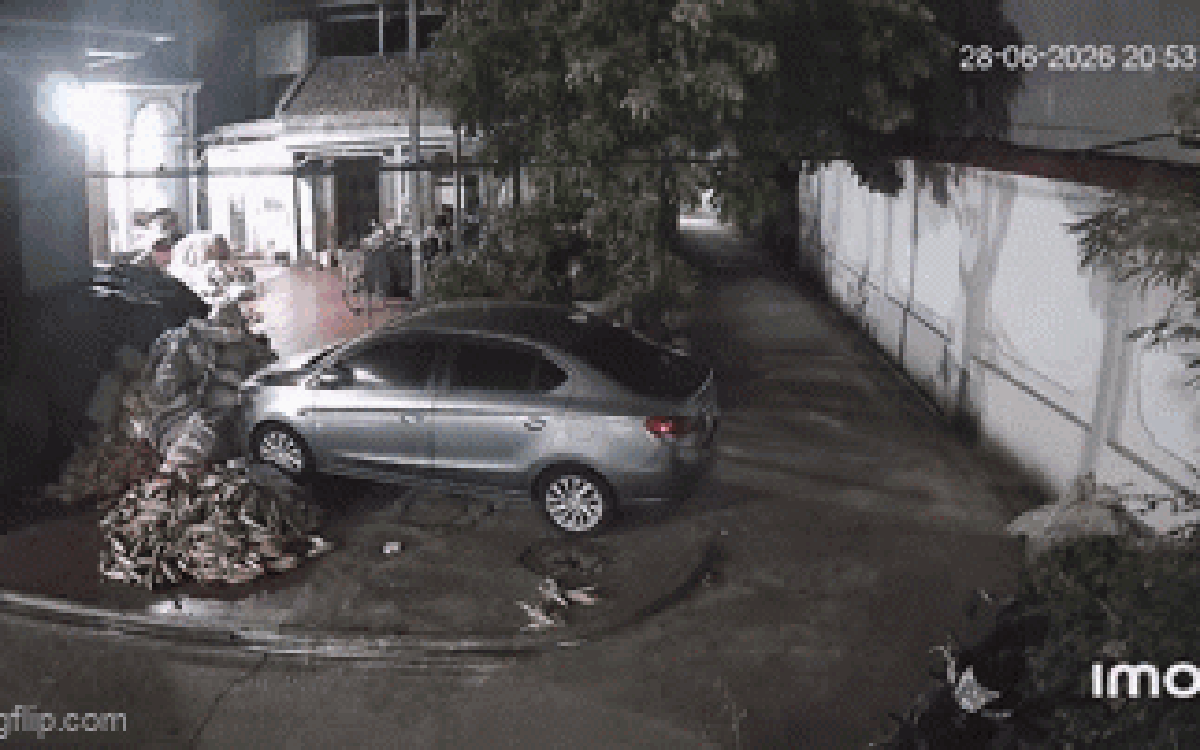 Sét đánh vào ngôi nhà ở Phú Thọ, hàng xóm tiết lộ thiệt hại