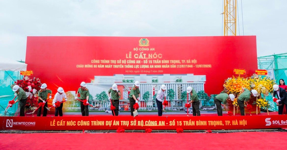 Ông Nguyễn Bá Dương xuất hiện tại Lễ cất nóc trụ sở Bộ Công an