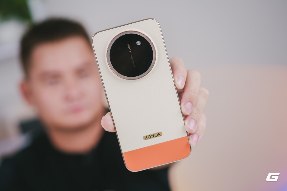 Pin iPhone 17 Pro Max và Galaxy S26 Ultra cộng lại cũng không bằng máy này