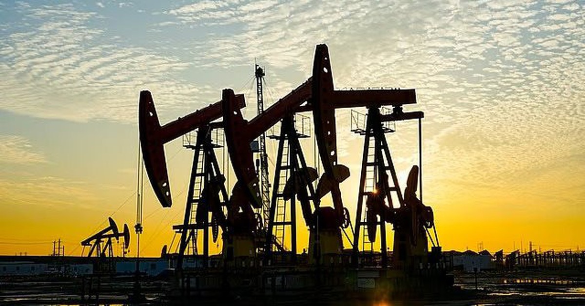 Giá dầu tăng 10%, mạnh nhất sau 6 năm sau khi ông Trump tái áp đặt lệnh phong tỏa Iran