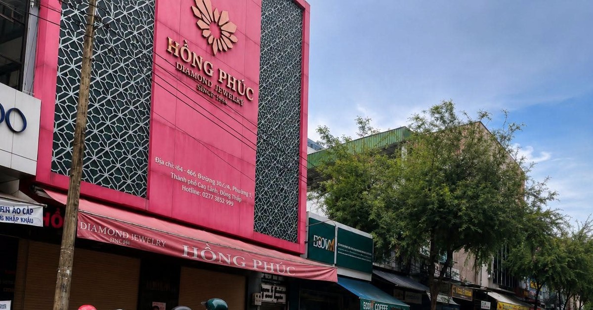 Nóng: Thêm một tiệm vàng có tiếng tạm dừng hoạt động để "nâng cao chất lượng dịch vụ"