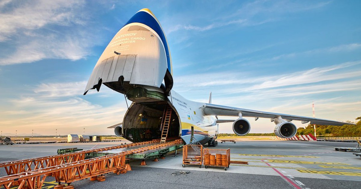 An-124 Ruslan của Ukraine đã cứu hai "gã khổng lồ" Boeing và Airbus như thế nào?