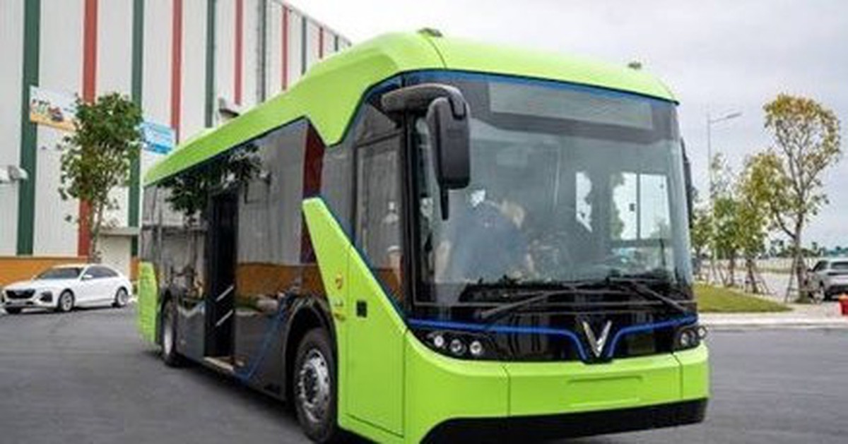 Vingroup có thông báo đặc biệt liên quan đến tuyến buýt 0 đồng từ Hà Nội đến siêu dự án 18 tỷ USD