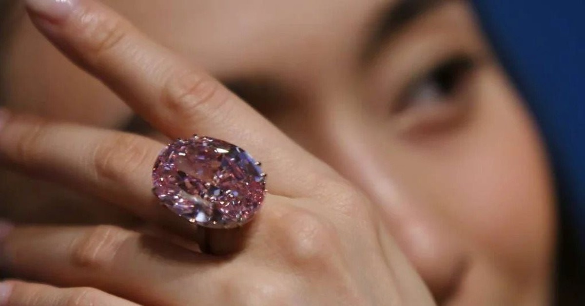 Kim cương sụt giá, ế ẩm bao năm, giờ còn kém cả "nhẫn bọc vàng": Thế giới chán lâu rồi, người Việt giờ mới biết?