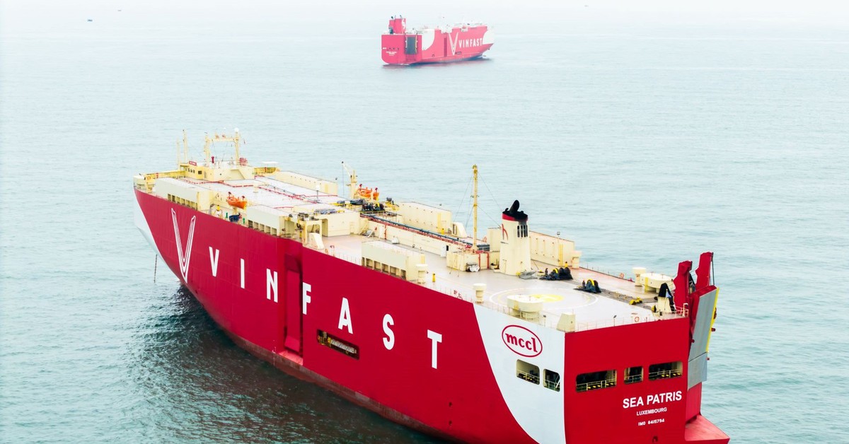 Phát hiện 2 tàu lớn có logo VinFast xuất hiện ở vùng biển gần cảng Hải Phòng, thực hiện nhiệm vụ đặc biệt