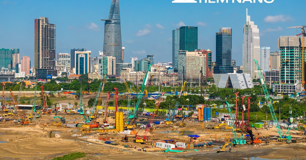 Ngắm rừng cần cẩu phủ kín chân trời ở tổ hợp trung tâm hành chính gần 30.000 tỷ của TP.HCM