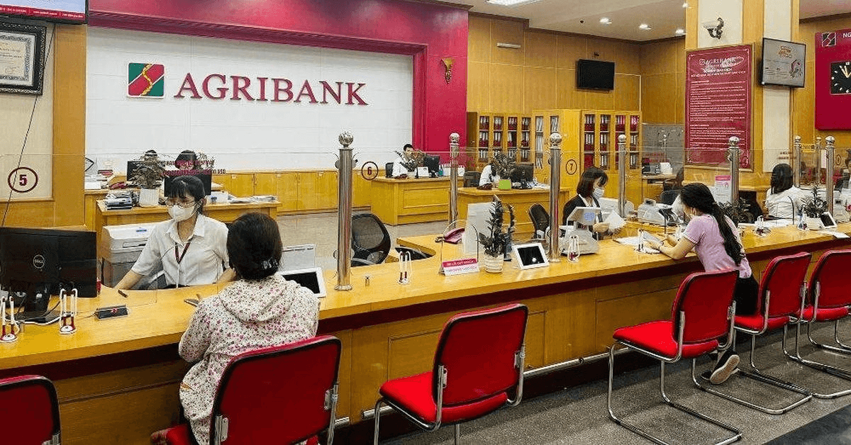 Khách mang sổ đỏ đến ngân hàng vay 100 triệu đồng để chuyển đi: Cán bộ Agribank trao đổi với công an, kịp thời chặn giao dịch