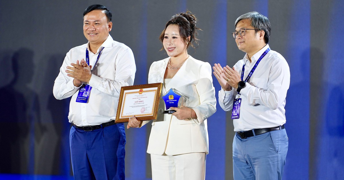 VCCorp vinh dự nhận Giấy khen của Giám đốc Công an TP Hà Nội tại Lễ ra mắt Câu lạc bộ Niềm tin số Thủ đô