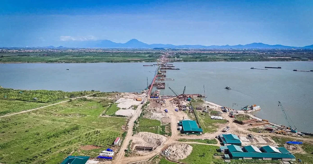 Tiến độ thi công 7 cây cầu vượt sông Hồng ra sao?