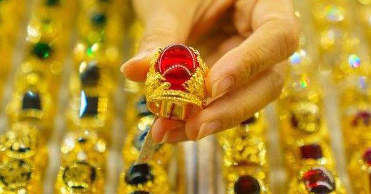 Giá vàng chiều 30/7 đột ngột giảm mạnh, xóa sạch những gì vừa có