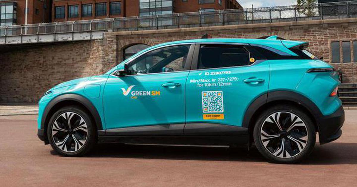 Hãng taxi điện của tỷ phú Phạm Nhật Vượng chính thức đổ bộ quốc gia thứ 7, vươn tầm 2 châu lục!