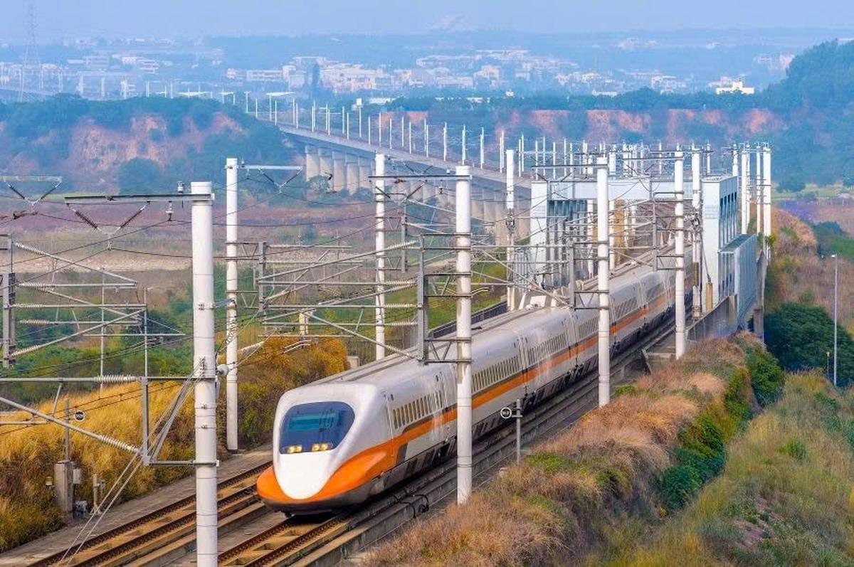 Quyết loại Pháp, chốt công nghệ Nhật làm đường sắt cao tốc 18 tỷ USD và bất ngờ hoàn thành với 0 đồng ngân sách