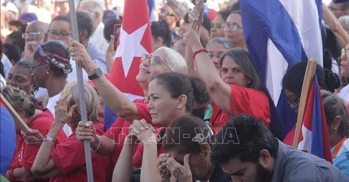 Một ngành trụ cột của kinh tế Cuba gần như tê liệt hoàn toàn, DN Canada, Nga... liên tiếp báo “tin buồn”