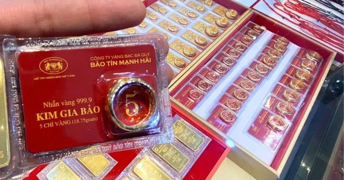 Giá vàng hôm nay (4/7) bất ngờ diễn biến kỳ lạ