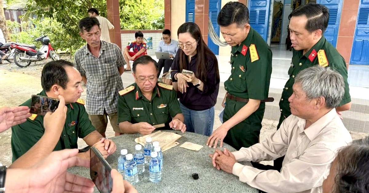Chính ủy Bộ Tư lệnh TP.HCM đến tận nhà xác minh thân nhân liệt sĩ Huỳnh Văn Quên